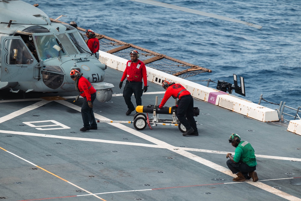 USS Arlington (LPD 24) Conducts SINKEX Flight Ops During UNITAS 2025