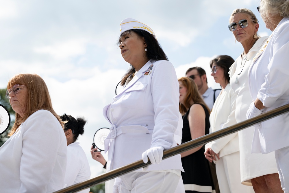 The Annual Gold Star Mother’s Day Commemoration is Held at Arlington National Cemetery