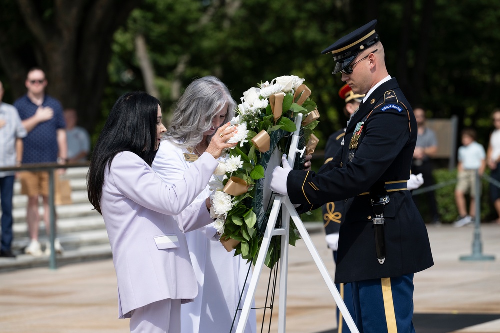 The Annual Gold Star Mother’s Day Commemoration is Held at Arlington National Cemetery