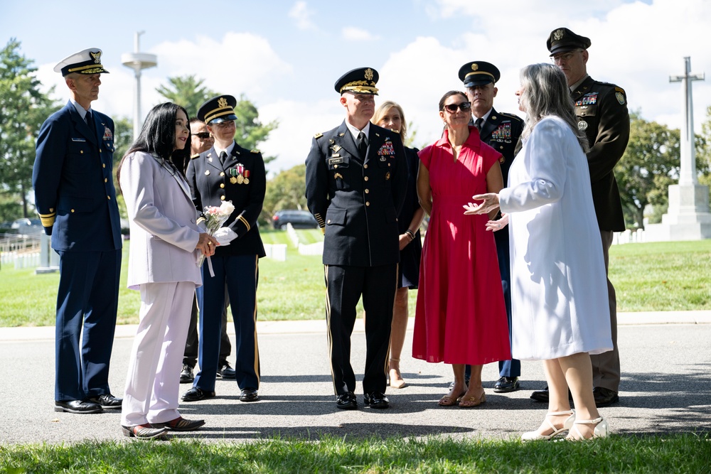 The Annual Gold Star Mother’s Day Commemoration is Held at Arlington National Cemetery
