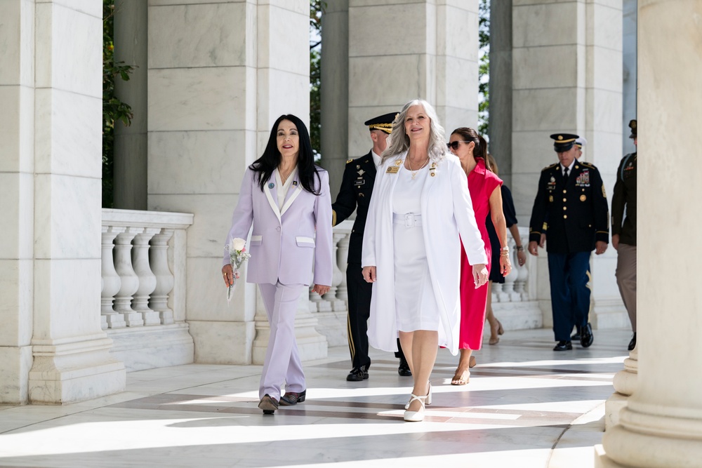 The Annual Gold Star Mother’s Day Commemoration is Held at Arlington National Cemetery