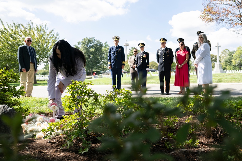 The Annual Gold Star Mother’s Day Commemoration is Held at Arlington National Cemetery