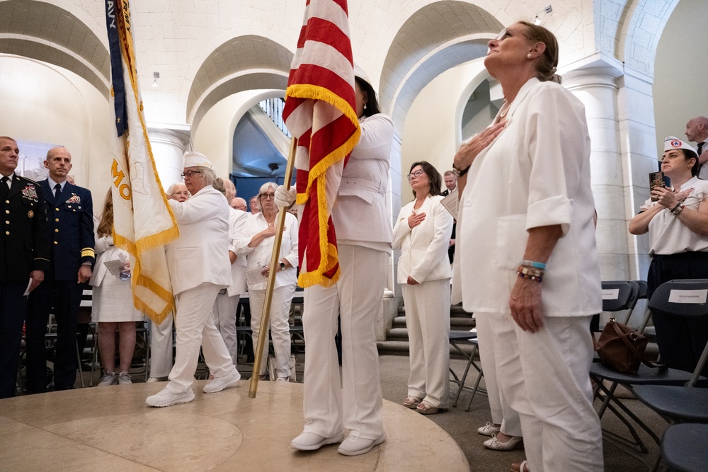 The Annual Gold Star Mother’s Day Commemoration is Held at Arlington National Cemetery