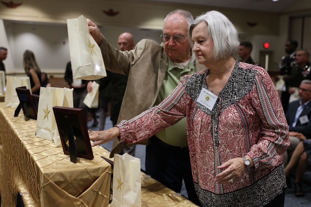 ‘Grieve With Hope’: Fort Rucker Marks Gold Star Mother’s and Family Day