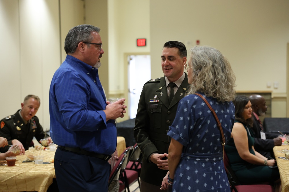 ‘Grieve With Hope’: Fort Rucker Marks Gold Star Mother’s and Family Day