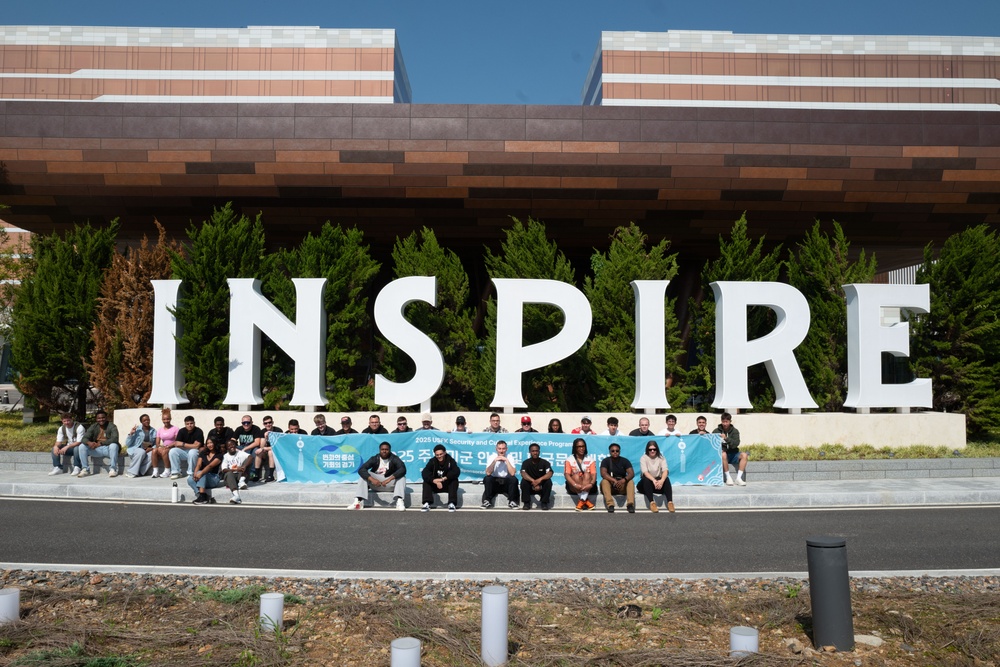 USFK Trip Gives U.S. Soldiers Taste of Past, Present and Future
