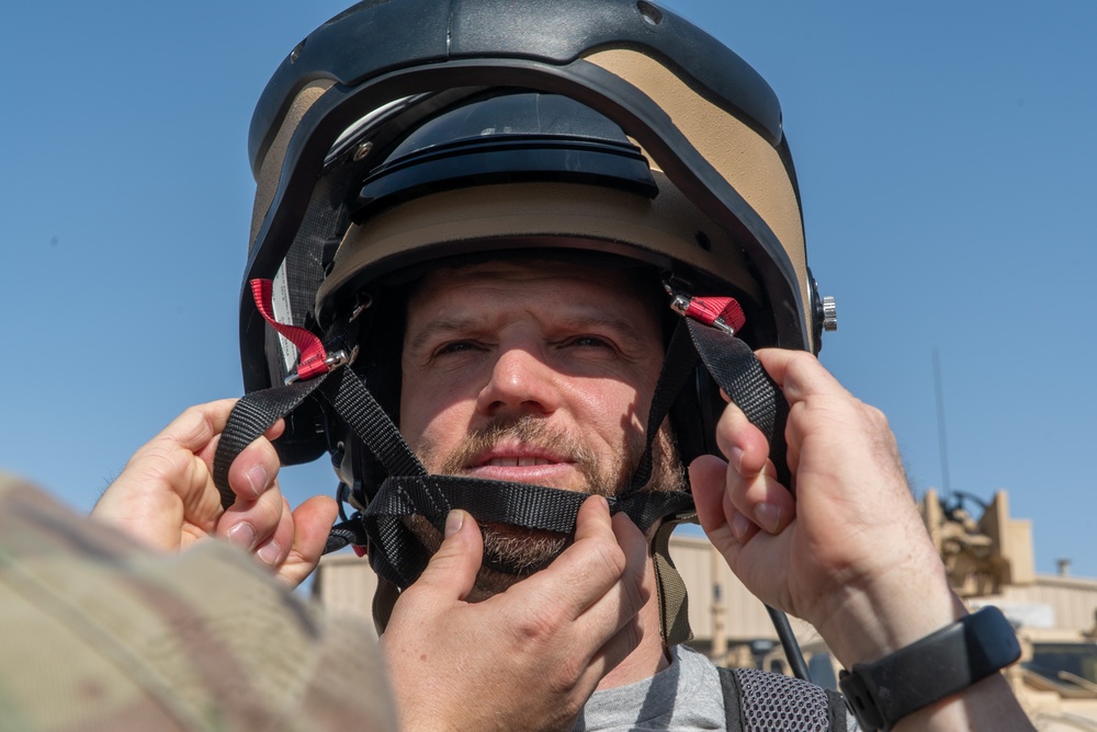 American Hitmen Band visits the 386th AEW