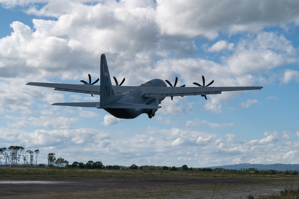 36 AS conducts HIRAIN with US Marines, enables bilateral operations