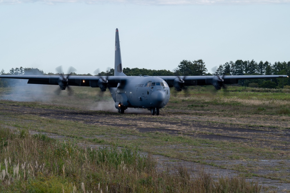 36 AS conducts HIRAIN with US Marines, enables bilateral operations