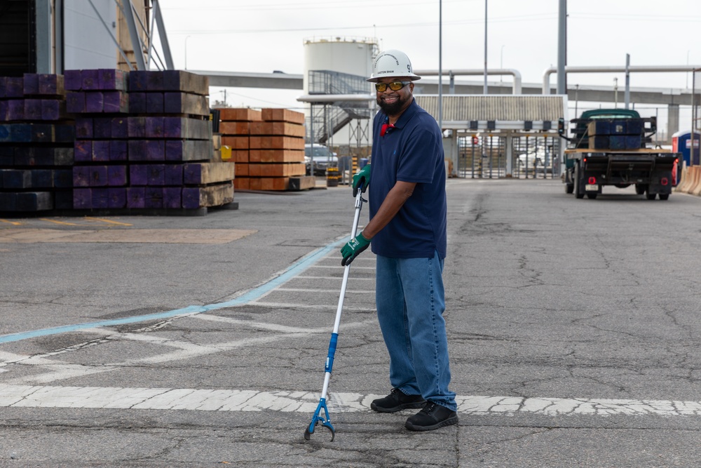 NNSY Hosts Quarterly Clean Up America's Shipyard Day Sept. 24