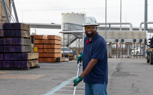 NNSY Hosts Quarterly Clean Up America's Shipyard Day Sept. 24