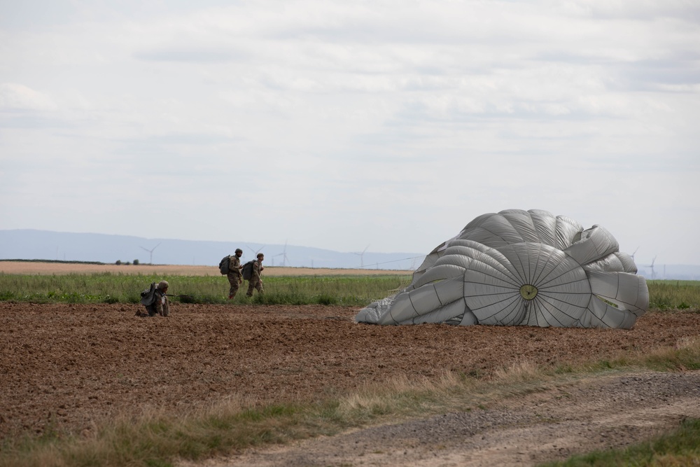 SOCEUR and Allies sharpen readiness with airborne training