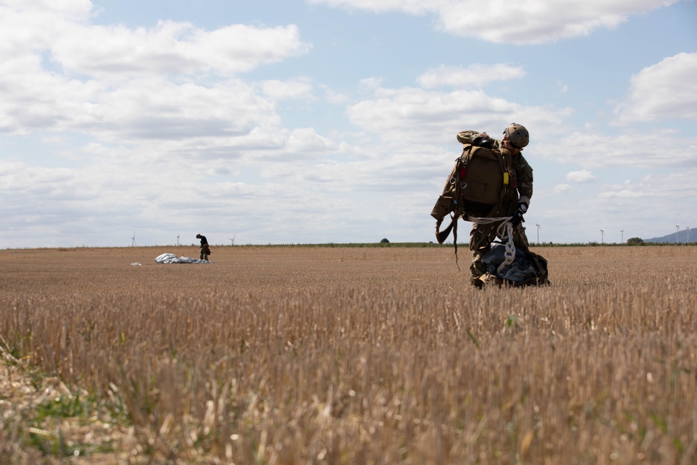 SOCEUR and Allies sharpen readiness with airborne training