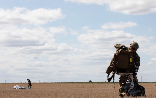 SOCEUR and Allies sharpen readiness with airborne training