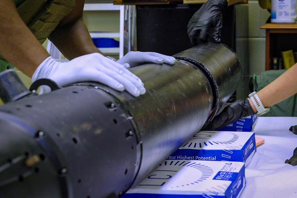 RD25 | U.S. Marines conduct sensitive site exploitation on an unmanned underwater vehicle