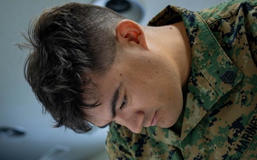 RD25 | U.S. Marines conduct sensitive site exploitation on an unmanned underwater vehicle