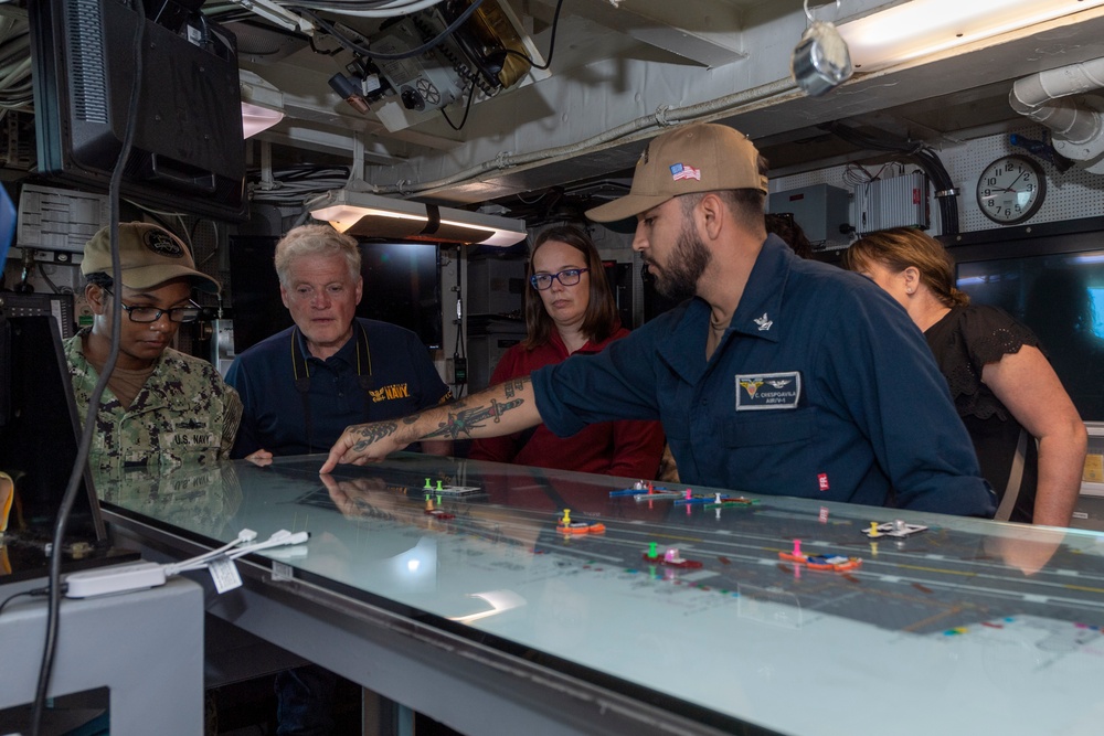 Navy Talent Acquisition Group Northern Plains tours USS Carl Vinson (CVN 70)