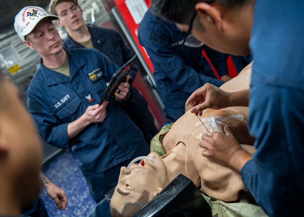 USS Higbee Sailors Conduct Stretcher Bearer Training