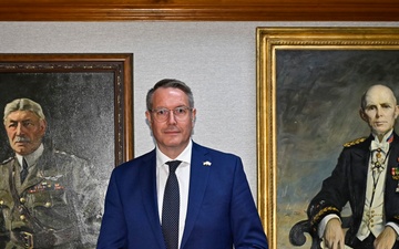 SecAF Meink meets German. Minister-President Schweitzer