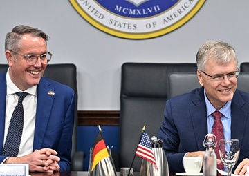 SecAF Meink meets German. Minister-President Schweitzer