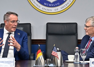 SecAF Meink meets German. Minister-President Schweitzer