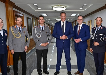 SecAF Meink meets German. Minister-President Schweitzer