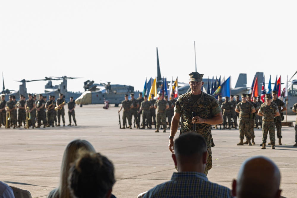 VMM-266 change of command ceremony
