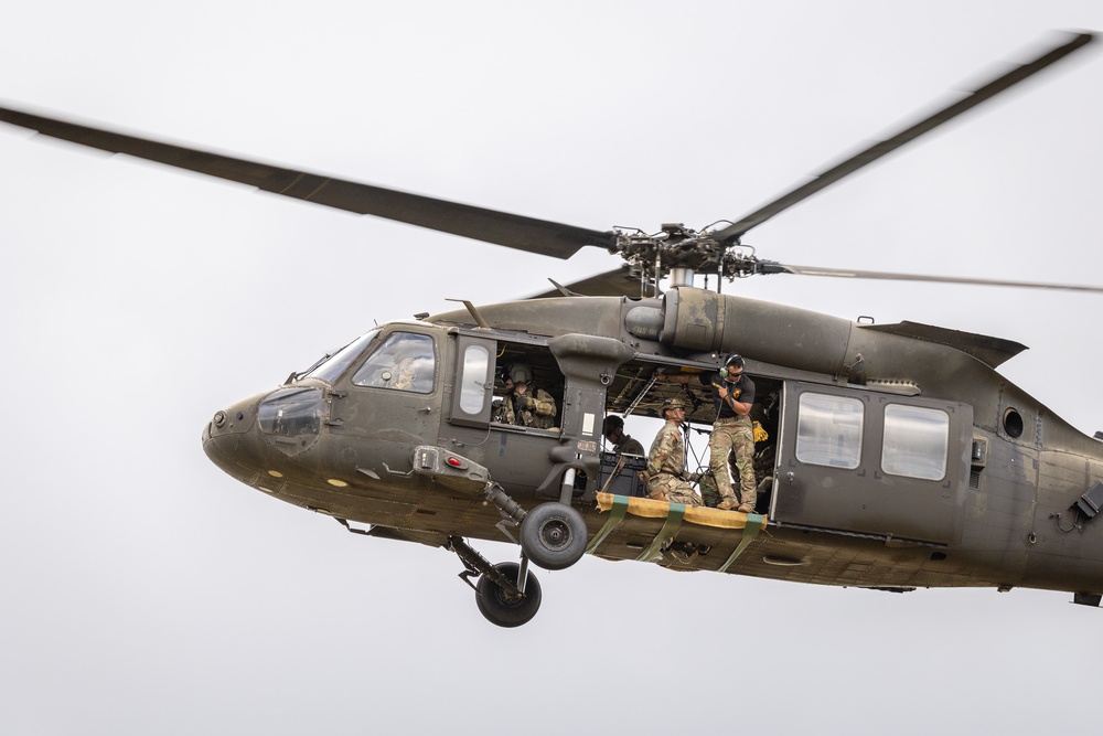25th CAB Supports Lightning Academy Air Assault Qualification