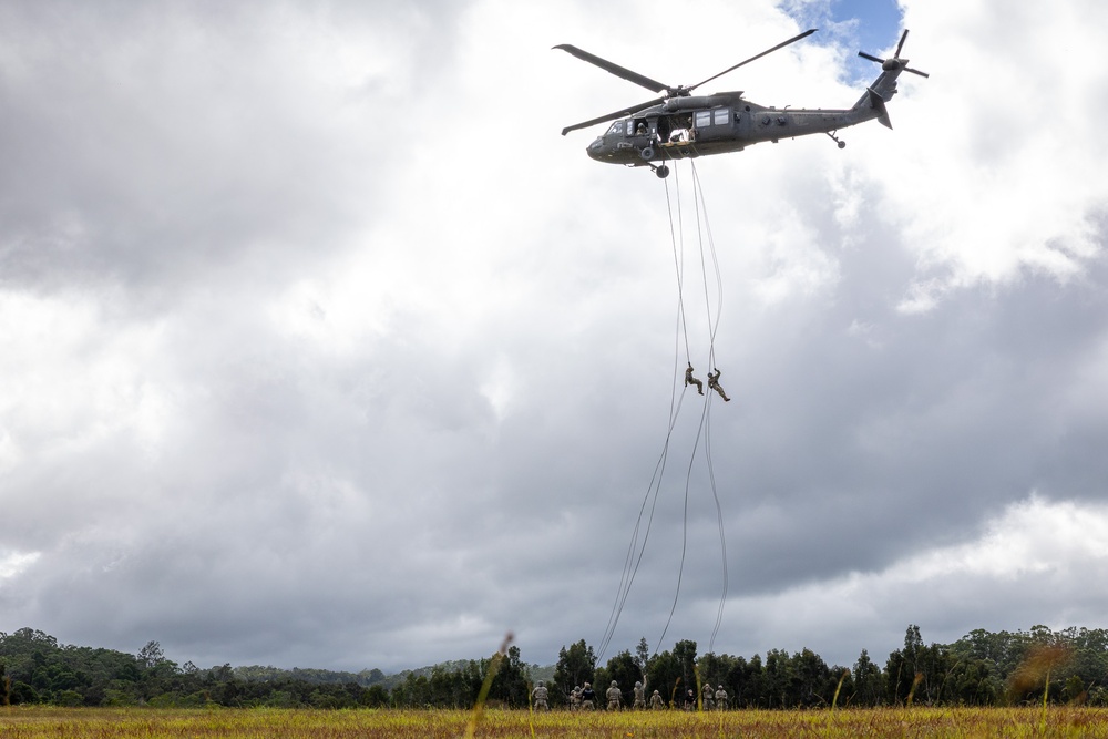 25th CAB Supports Lightning Academy Air Assault Qualification
