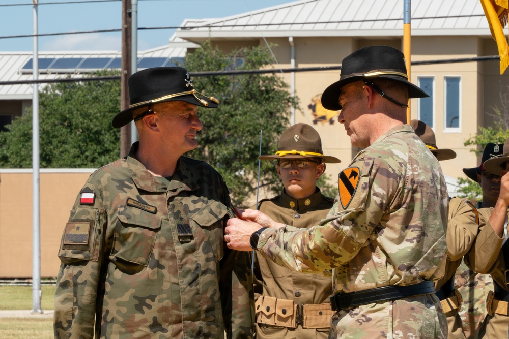 Honoring tradition and leadership: the 1st Cavalry Division welcomes new general and bids farewell with pride