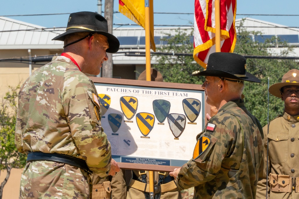 Honoring tradition and leadership: the 1st Cavalry Division welcomes new general and bids farewell with pride