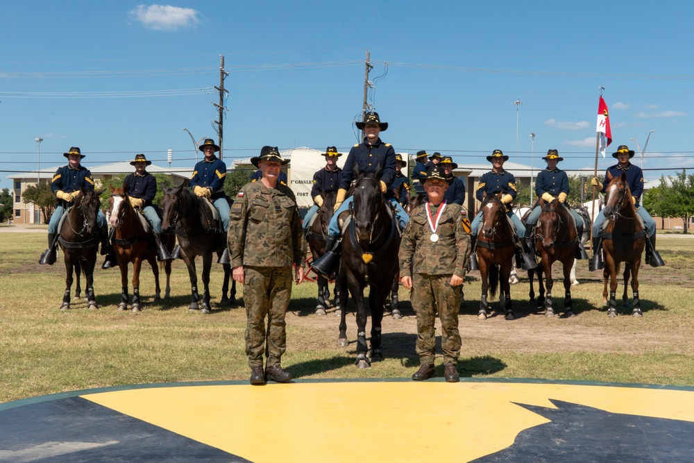 Honoring tradition and leadership: the 1st Cavalry Division welcomes new general and bids farewell with pride