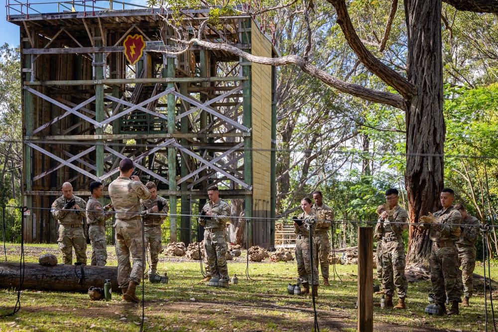 25th ID Lightning Academy Trains Students on Rappel and Slant Tower