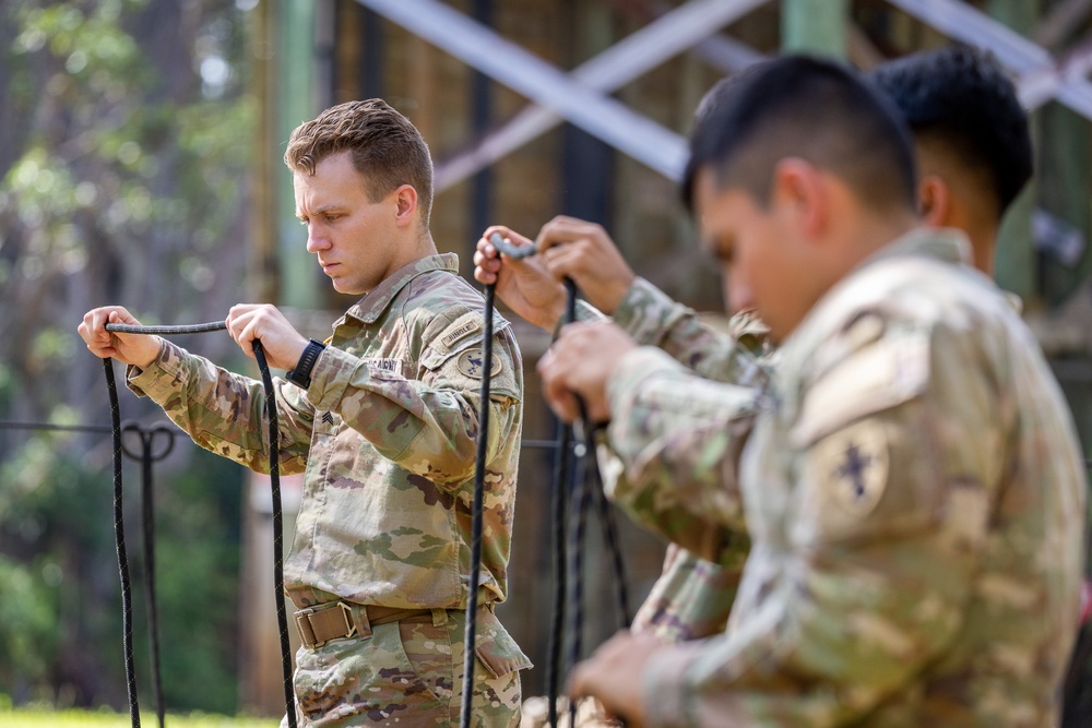 25th ID Lightning Academy Trains Students on Rappel and Slant Tower