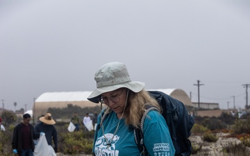 Camp Pendleton Marines and families clean local beaches