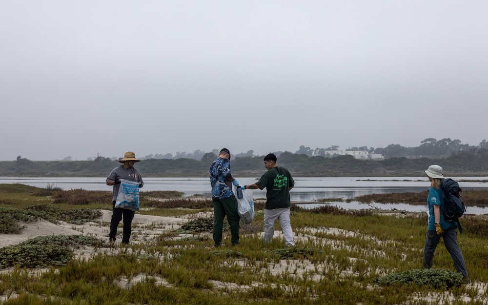 Camp Pendleton Marines and families clean local beaches
