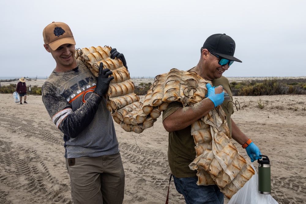 Camp Pendleton Marines and families clean local beaches