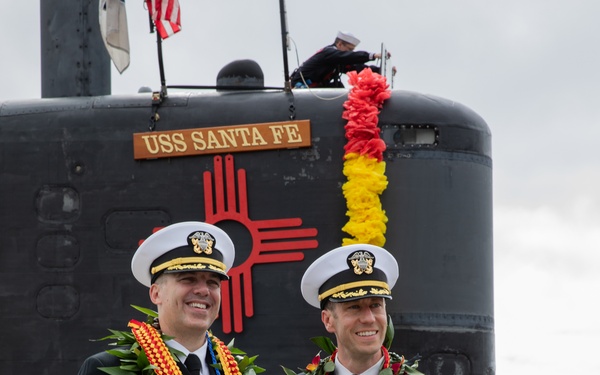 USS Santa Fe (SSN 763) Returns Home from Deployment