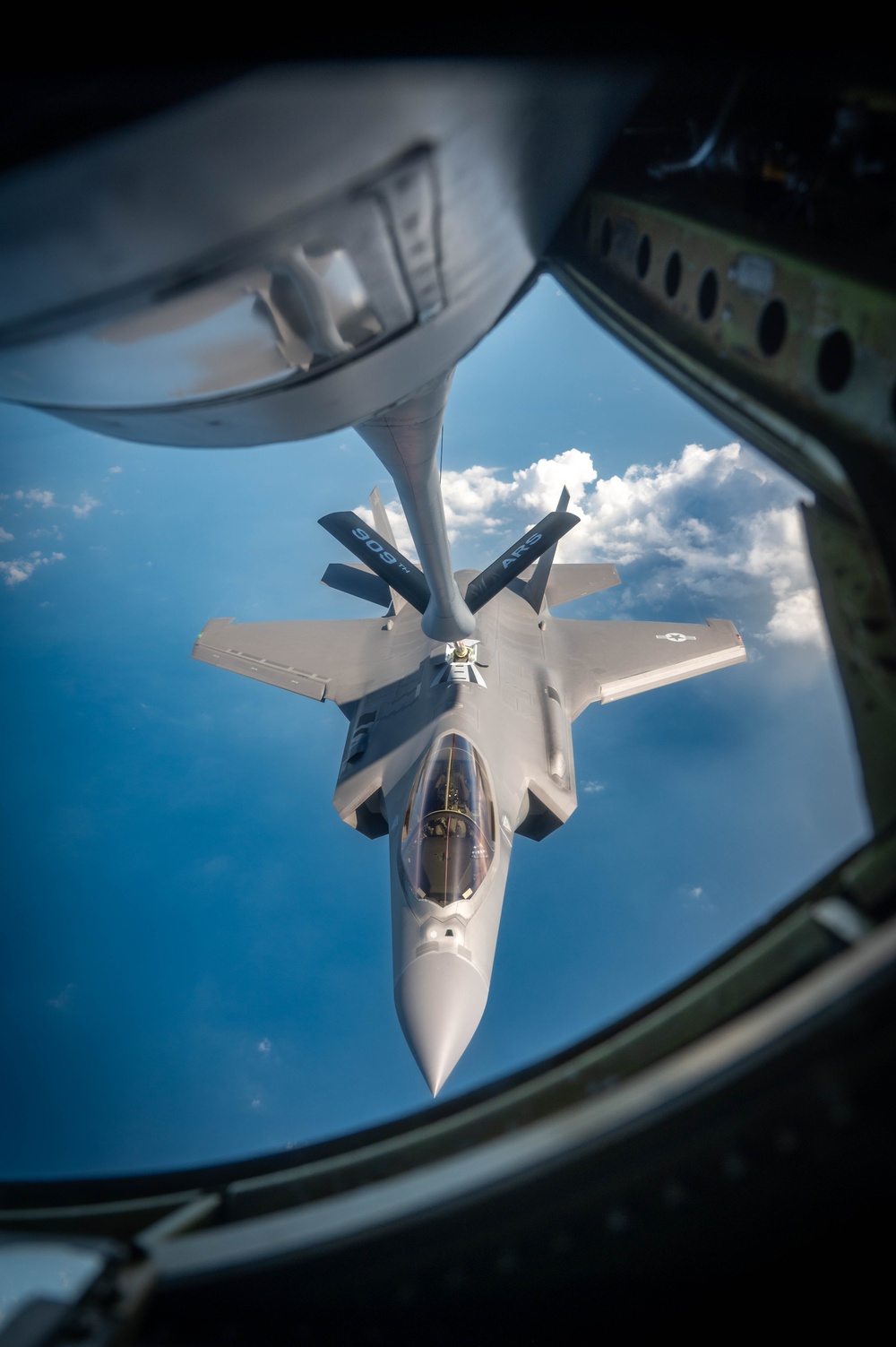 BG25: F-35 Refueling Operations over the Pacific BG25: F-35 Refueling Operations over the Pacific