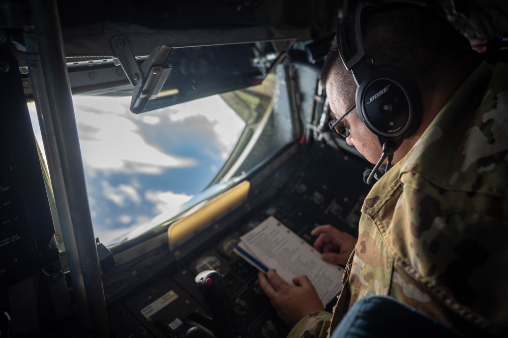 BG25: F-35 Refueling Operations over the Pacific BG25: F-35 Refueling Operations over the Pacific