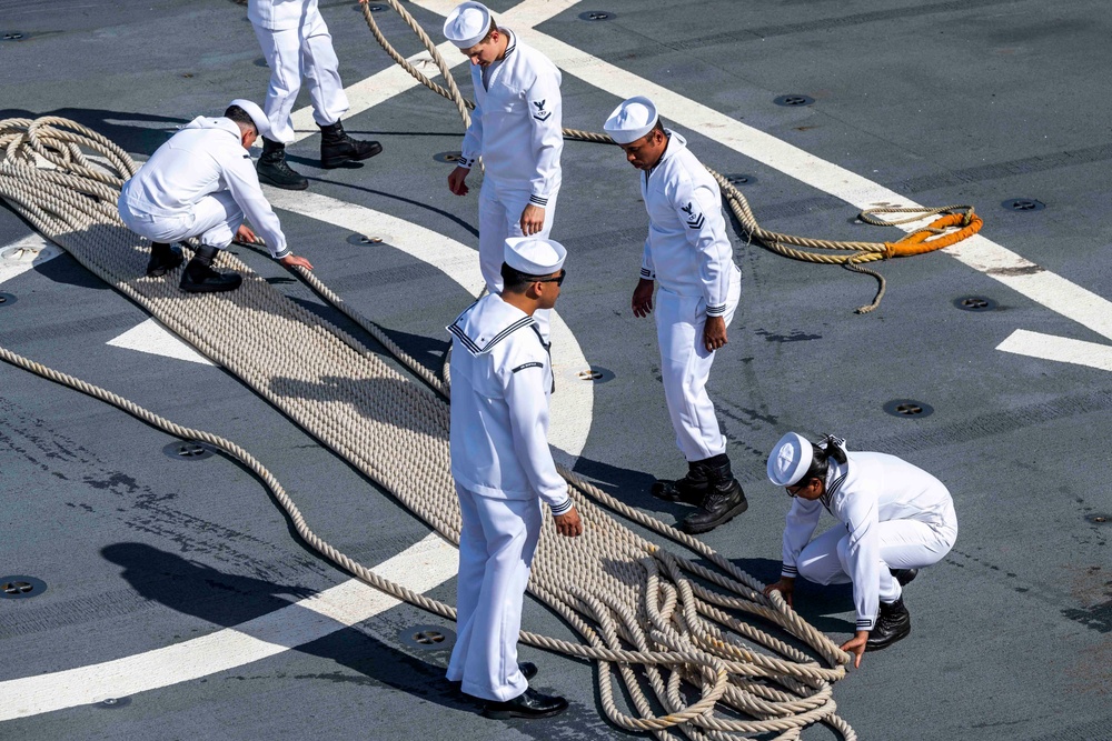 USS Benfold (DDG 65) departs U.S. 7th Fleet after 10 years of forward-deployed service