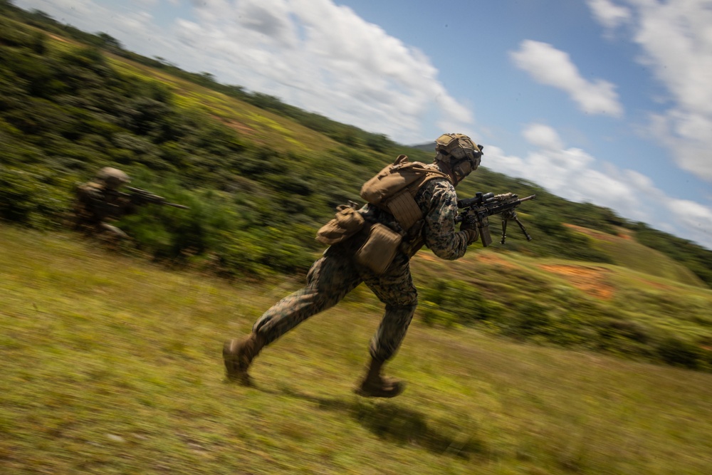 31st MEU | 1st LAR conducts a Live Fire Range