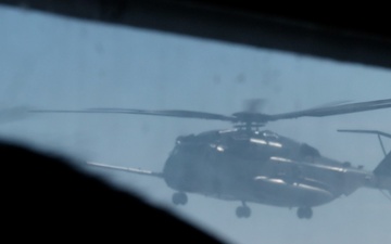 31st MEU | VMM-265 refuels in route air