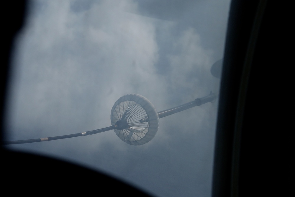 31st MEU | VMM-265 refuels in route air