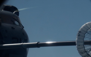 31st MEU | VMM-265 refuels in route air