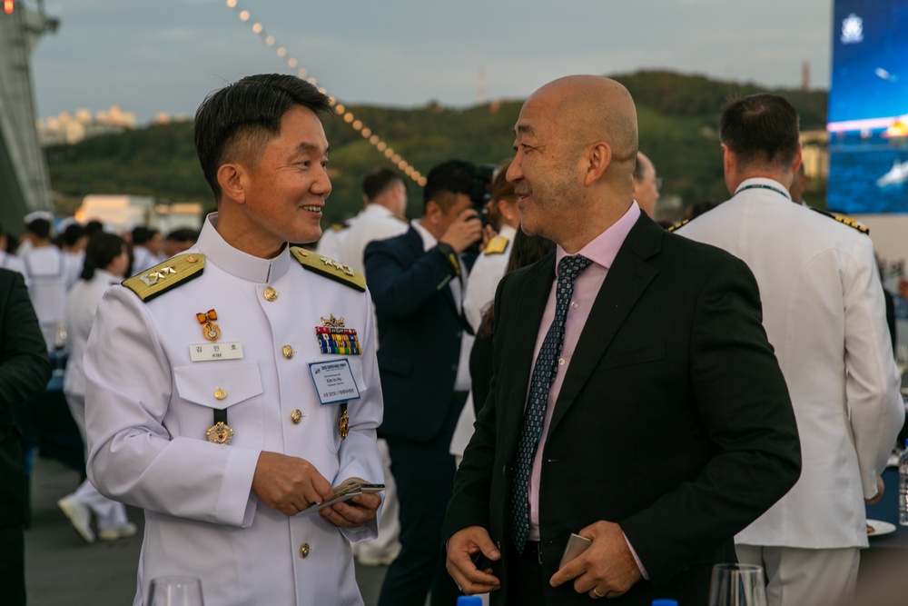 C7F Attends Republic of Korea Navy Fleet Review Closing Ceremony