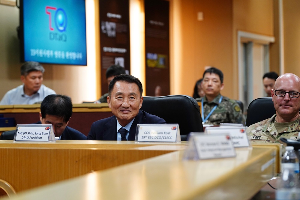 DTAQ President MG(R) Shin Visits 19ESC to Strengthen Defense Collaboration