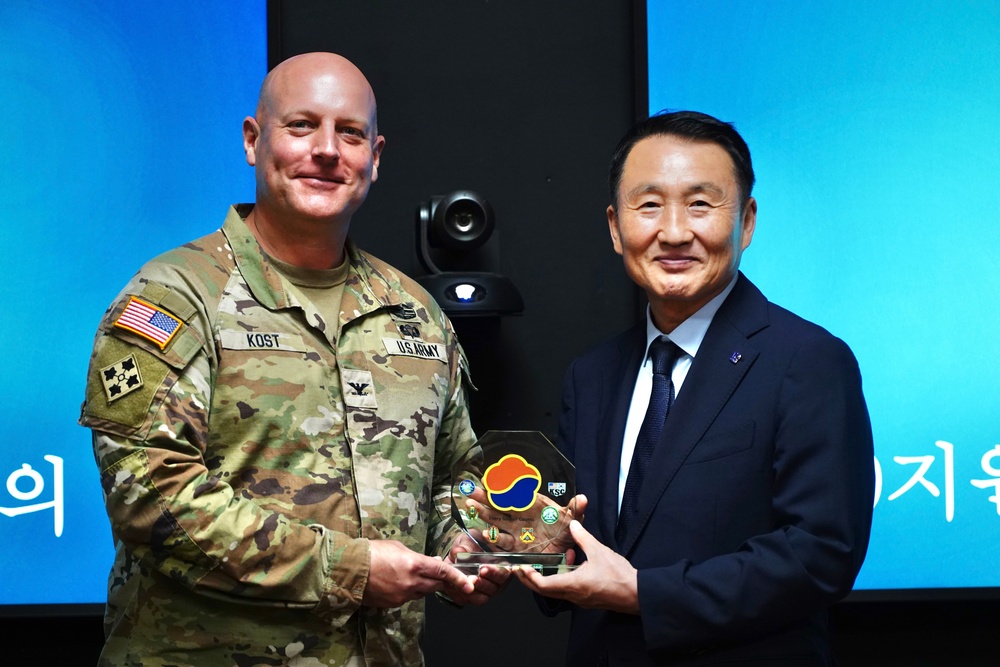 DTAQ President MG(R) Shin Visits 19ESC to Strengthen Defense Collaboration