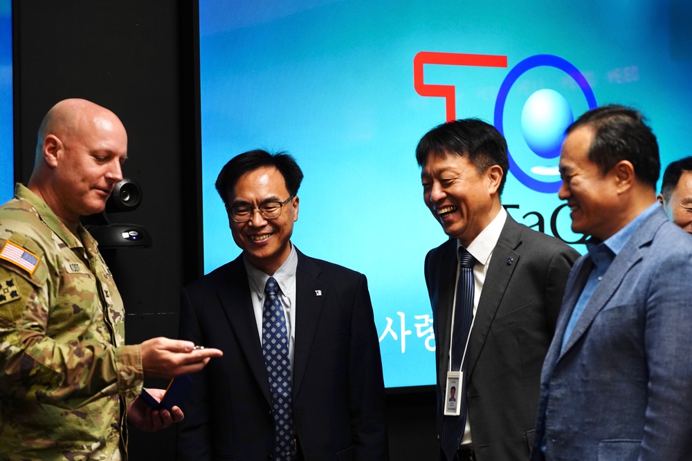 DTAQ President MG(R) Shin Visits 19ESC to Strengthen Defense Collaboration