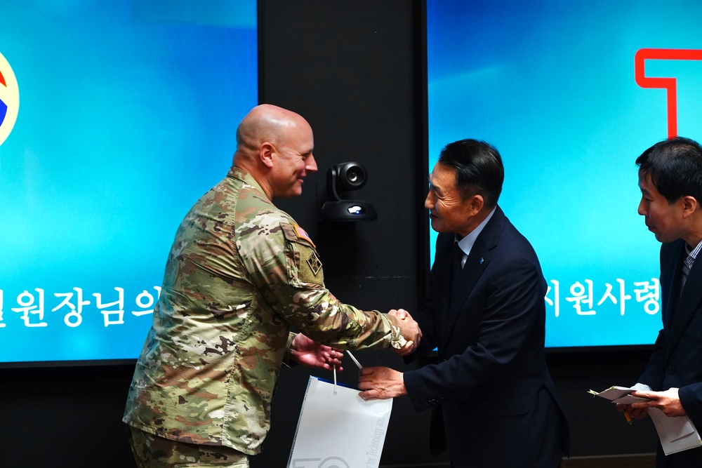 DTAQ President MG(R) Shin Visits 19ESC to Strengthen Defense Collaboration